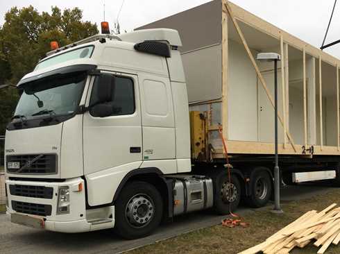 Vit dragbil Volvo FH 400 6X2 stulen i Hässleholm